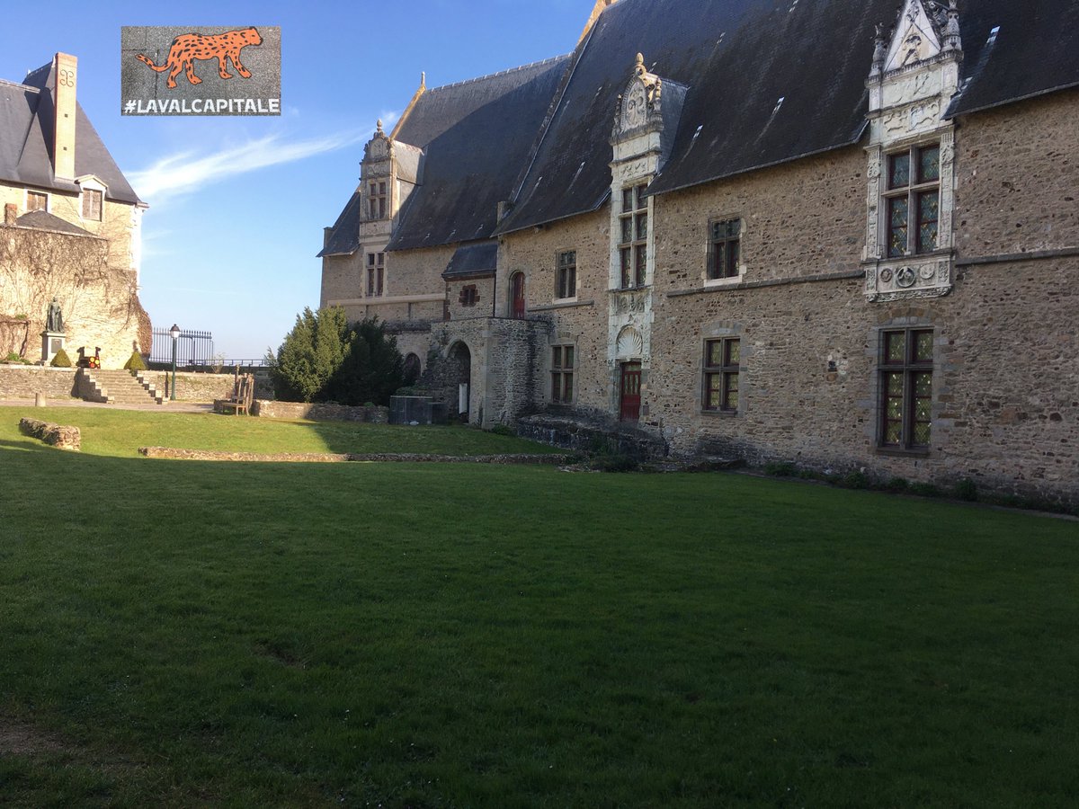DenisBRoth's tweet photo. #LAVALCAPITALE #CapitaleFrancaiseDeLaCulture
Pour aller au formidable musée MANAS dans le vieux château de @Laval_la_Ville je vous conseille vivement cet itinéraire :
Cet escalier et ce passage sont tellement agréables.
https://t.co/rhQWUytSb2 https://t.co/WjCIN7fjuJ