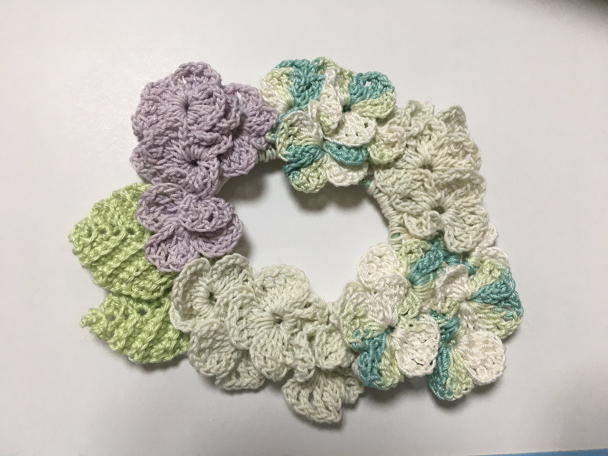 トロにゃん 編み物友達の Pain さんに プレゼント する 紫陽花の リース 完成しました レース糸は 番 レース針は 0号使用しました 久しぶりのレース編み 楽しかったわ ハンドメイド レース編み 編み物友達に T Co Nx6xiow1e5 Twitter