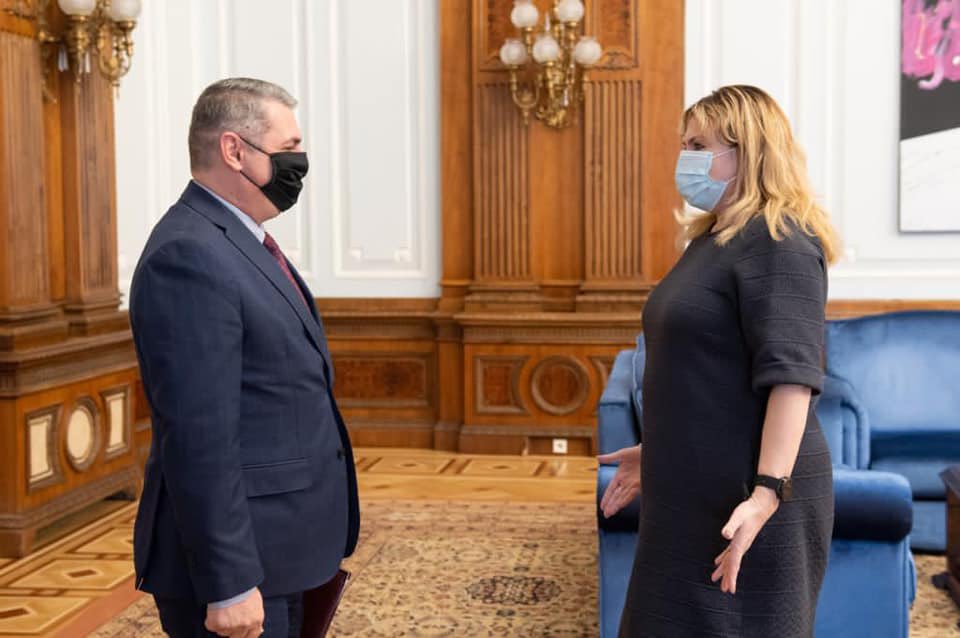 Femeie armeniana intalnire