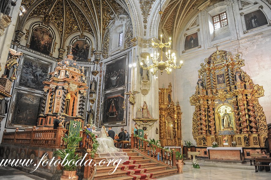 fotobodagranada's tweet photo. Iglesias bonitas para bodas en Granada... ¿Te casas? Visita nuestra web https://t.co/OJ0J4wSVyV #FelizLunes #LunesSanto #Granada #FotoBodaGranada #BodasGranada #Bodas2021 #ComercioLocal https://t.co/YEfhOPnbH4