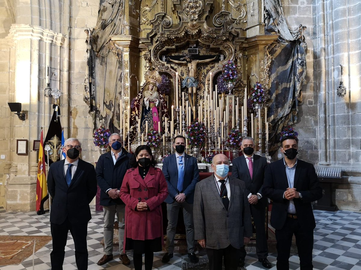 Hoy #LunesSanto, los delegados <a href="/AnaHericaRamos/">Ana Hérica Ramos</a>, <a href="/ja_cabello/">Juan Antonio Cabello/♥️</a> y <a href="/JADiazHernandez/">Jose Antonio Díaz</a> han comenzado la mañana acompañando a los miembros de la <a href="/HermandadViga/">Hermandad De La Viga Oficial</a> en la Catedral 

Sus imágenes podrán ser visitadas hasta las 20 horas