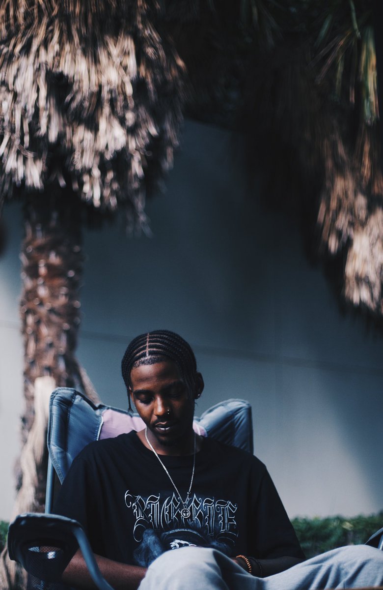 FlvmeSA's tweet photo. LOCKED iN 💽🎹 https://t.co/nw2oS3i8Fa