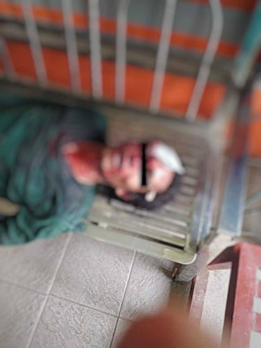 📍SOUTH DAGON 
An alarming situation that Junta’s terrorists are using live ammunition including RPG and even 5 hand grenade have been used that no. of causalities is high. 4 people have alrdy passed away in which 2 bodies are taken. 
#WhatsHappeningInMyanmar #Mar28Coup