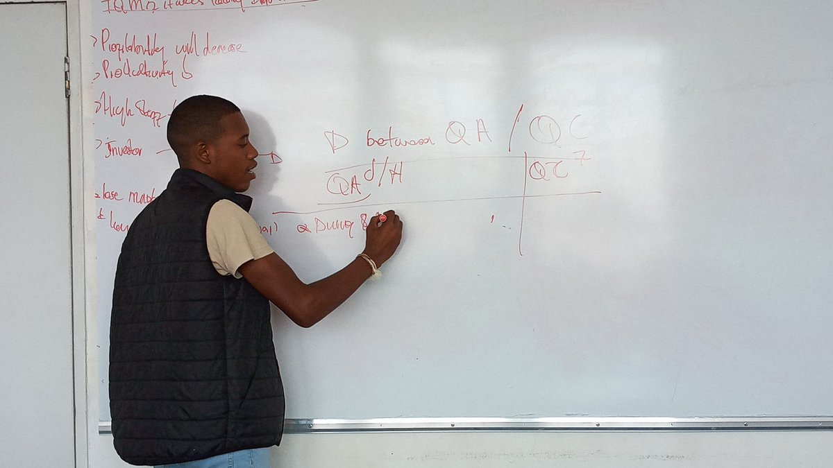 ATeamSchoolofE1's tweet photo. #ANCN
Making difference in the world.🔥🙌📝📚 https://t.co/nHYSvAsZGX