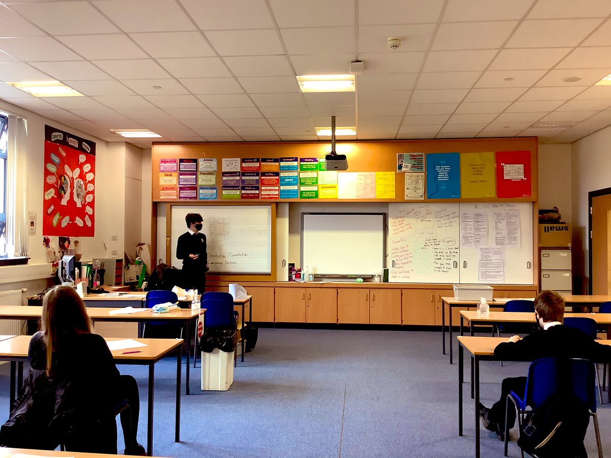 S1 have been designing their own computer games and today they are pitching their idea to investors (the other designers). Lucian has dealt well with questions from his peers! 

#wearefhs