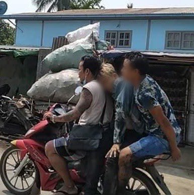 MyintMoHan3's tweet photo. @TostevinM @Myanmar_Now_Eng @IrrawaddyNews Today southdagon township in yangon 
Junta Military use hand Grenade not only the guns 
People are dead with headshot also and many injuries.
#WhatIsHappeningInMyanmar https://t.co/YafXnakOhm