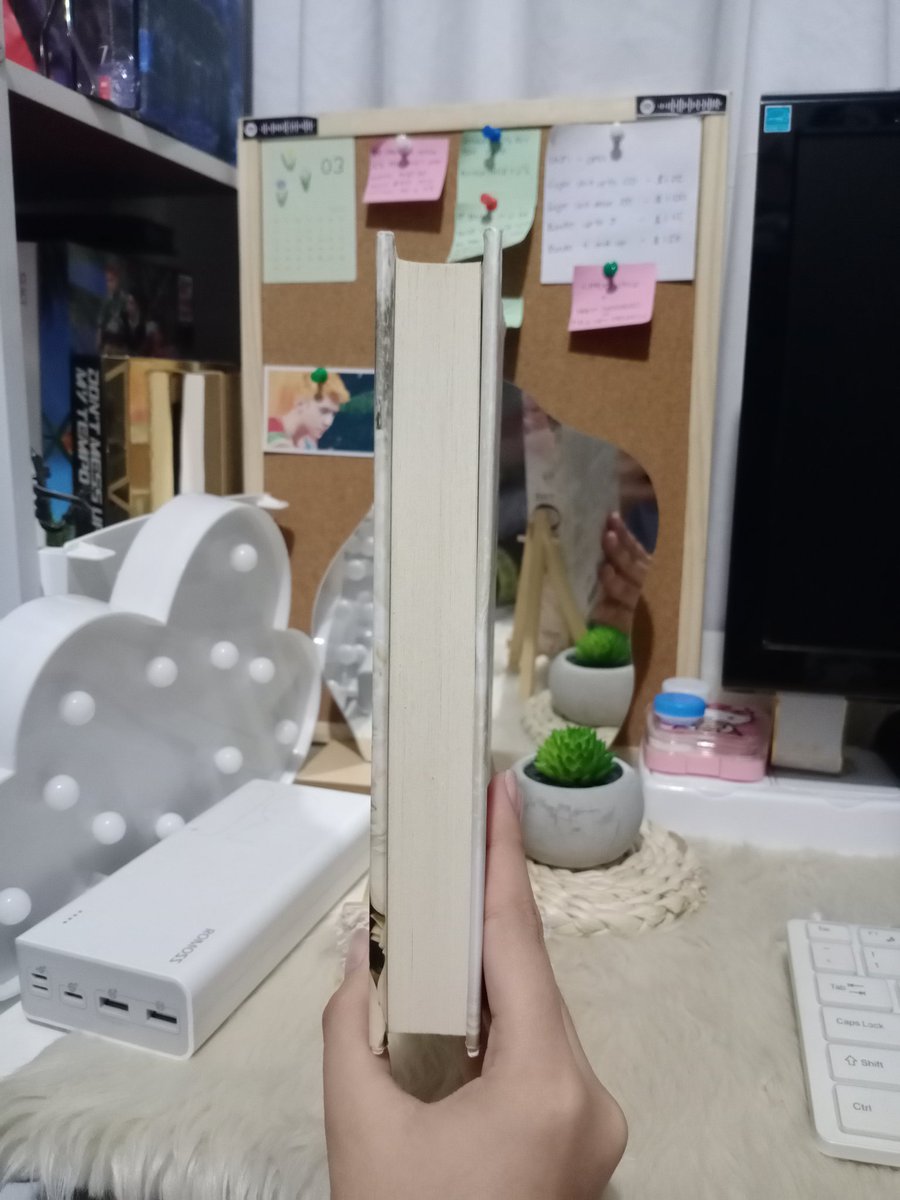 writernabi's tweet photo. Hello, guys! I'm selling my "The One" by Kiera Cass,  Book Three of The Selection Series for only P250. (HARDBOUND) 

RFS: Changed my mind to collect the hardbound hehe nabili na po yung book 1 and 2 so eto na lang natitira. 😊 

DM for more details. 💗 Thank youuu! 🤗 https://t.co/dM2gT6e3rb