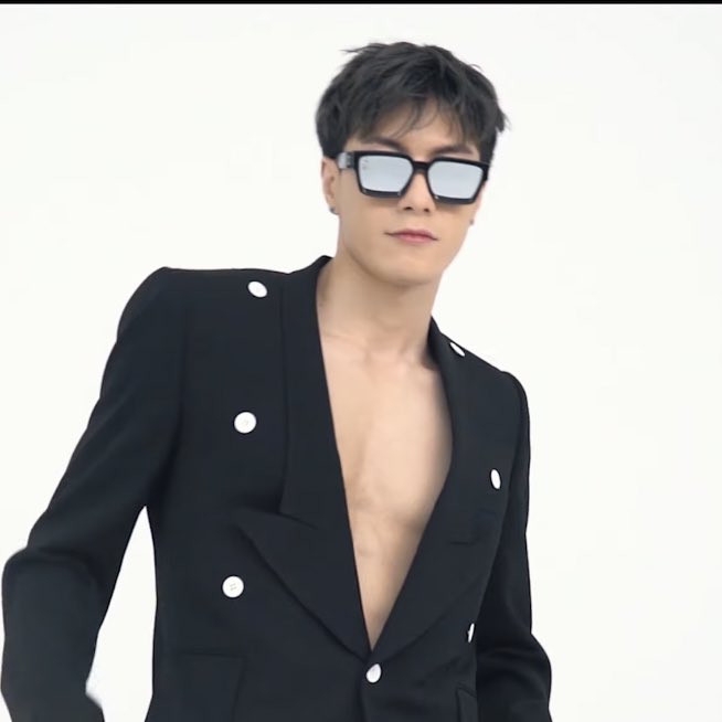 Mich_0616's tweet photo. THIS MAN ..... WOW #JACOB #VAV https://t.co/X9DCIAY9Gl