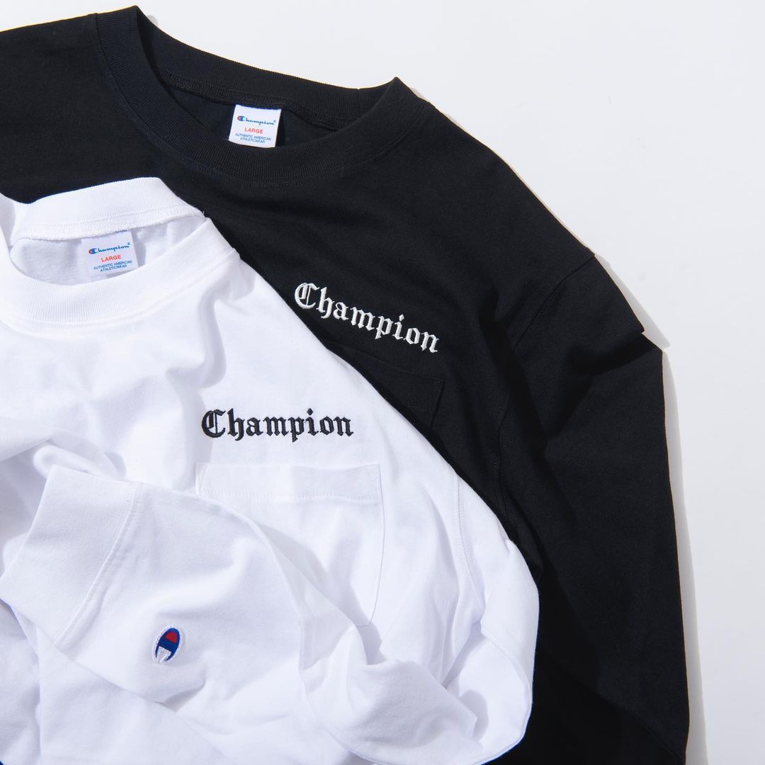 Champion Japan On Twitter どっちが好き Champion 新作 ロングスリーブtシャツ は コットン100 の厚みある生地でドライな着心地が特長 ボディカラーにより異なるグラフィックもポイント オールドイングリッシュフォントの刺繍とカレッジフォントのラバー