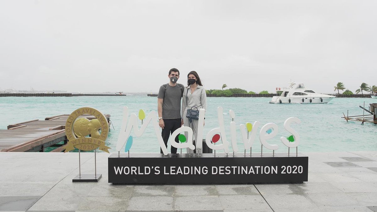 VelanaAirport's tweet photo. Welcoming the 100,000th Tourist of March 2021. Congratulations Ms. Hanaa Kamel !
  👏🏻  🇲🇻 🏝 ☀️ 🌊 https://t.co/pIzfiylWFb
