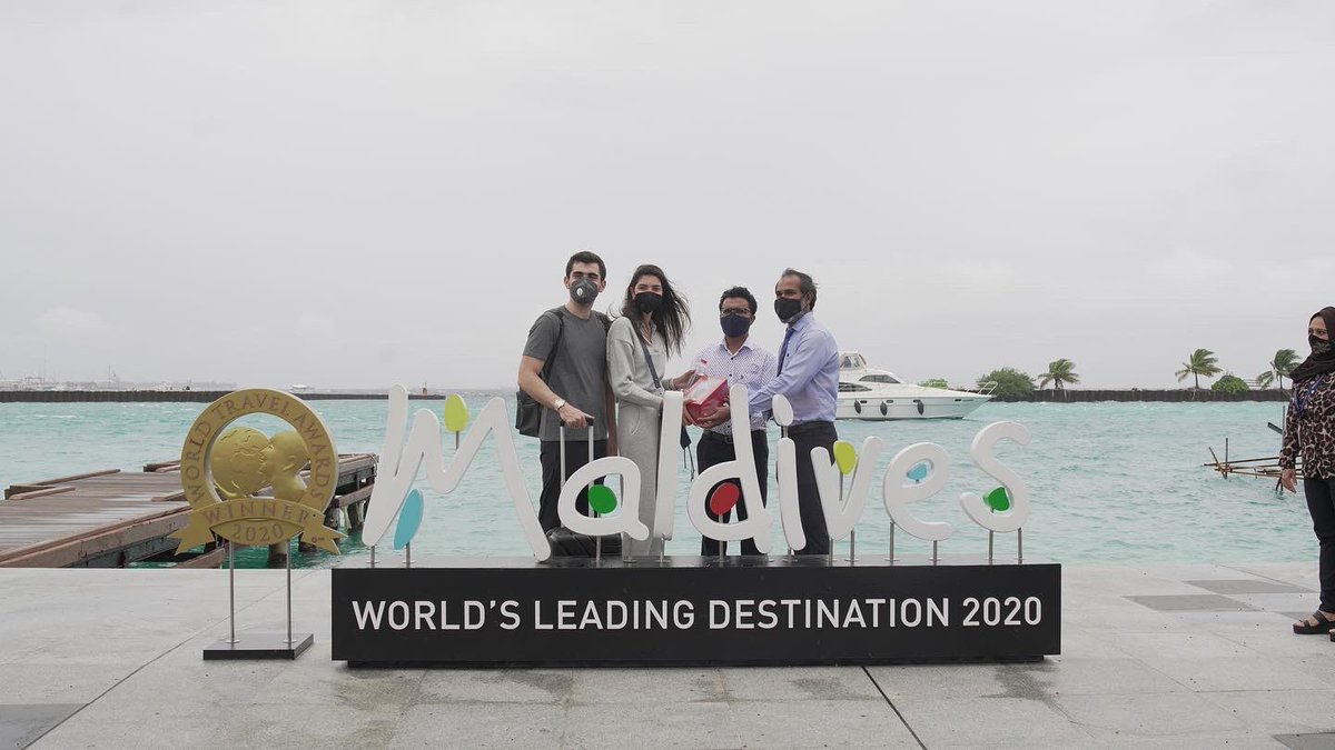 VelanaAirport's tweet photo. Welcoming the 100,000th Tourist of March 2021. Congratulations Ms. Hanaa Kamel !
  👏🏻  🇲🇻 🏝 ☀️ 🌊 https://t.co/pIzfiylWFb