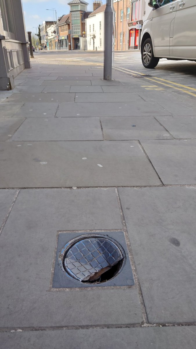 phorealuk's tweet photo. @RBKingston there is hole on the pavement, broken water cap need to cover on high street road @thameswater #RepairMe https://t.co/BgW4KyCWyn