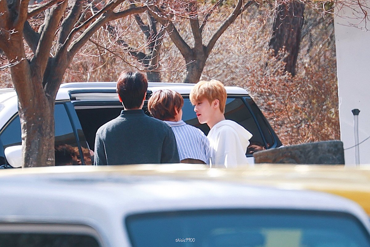 thisis9900's tweet photo. 🦁🐻 내가제일좋아하는건 

#markchan #맠동 https://t.co/JNMXwqXzA1