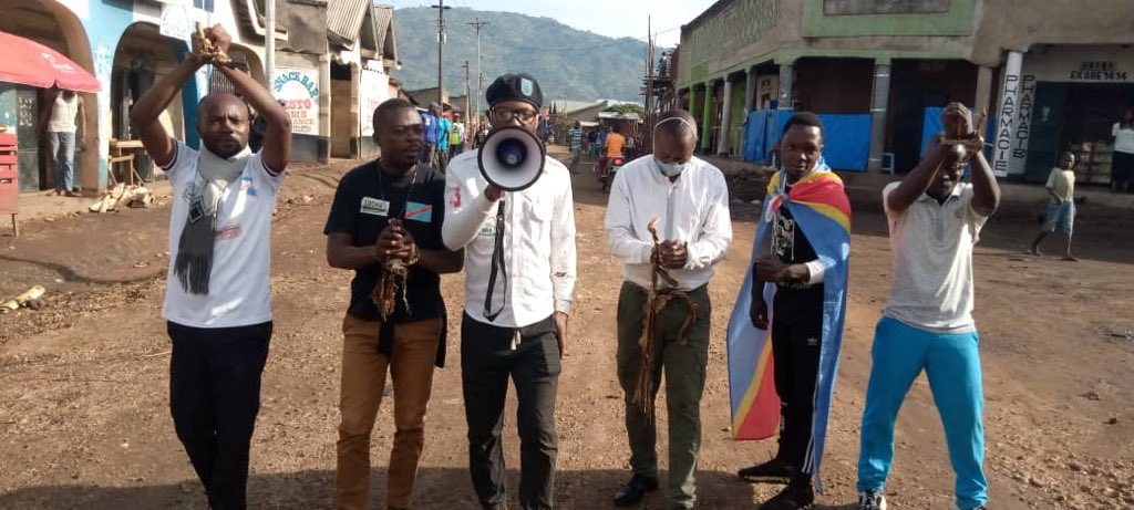 luchaRDC's tweet photo. #Beni: Nos 9 camarades et ceux du mouvement des indignés croupissent dans la prison de Kangbayi. Arrêtés depuis le 23 mars à Kasindi lors d'une manifestation réclamant le droit à la sécurité, nous exigeons leur libération immédiate conformément à l'article 26 de la constitution. https://t.co/Qy7xicDnit