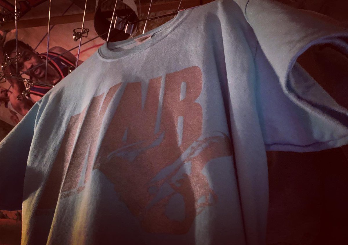 MURontheDL's tweet photo. これがボールとソールを青くする“大慶園”のブルー。

☞ https://t.co/bMrO69Gj46
#DKNB #DirtyKicksNightBallin #ダイケイエン #street #streethoops #basketball #crew https://t.co/BLI8yxdC2Q