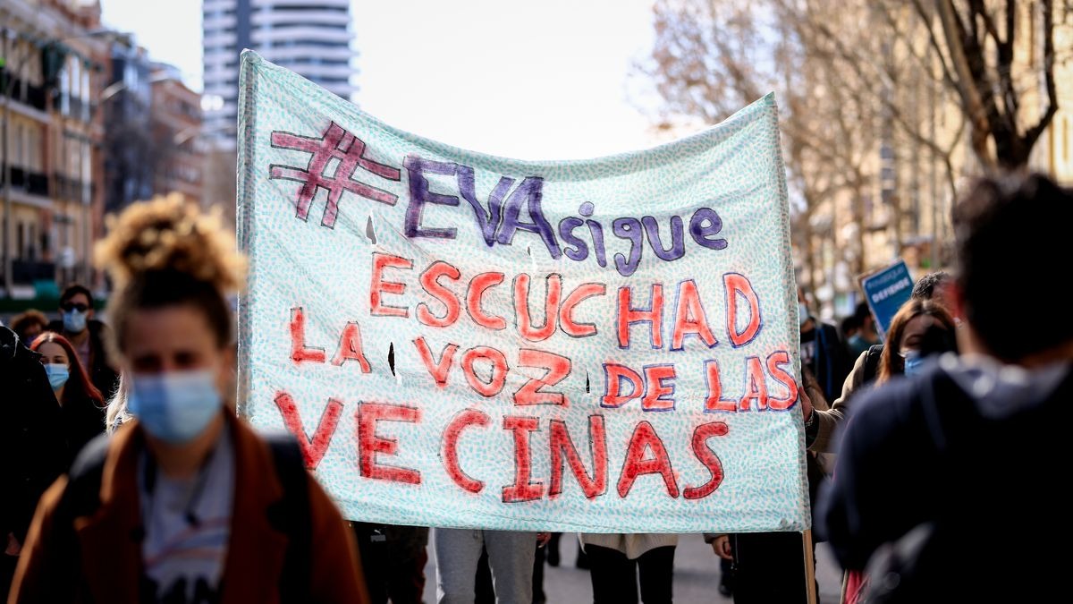 [Audio] Programa 278:
"Madrid a bocajarro y a muchas manos: en defensa de los espacios de participación vecinal"

Con: <a href="/evArganzuela/">ⓔⓥⓐ | Espacio Vecinal Arganzuela</a> <a href="/CS_Seco/">CS Seco</a> <a href="/lavillanavk/">La Villana / PAH Vallekas</a> <a href="/CasaChamberi/">Casa Cultura y Participación Ciudadana Chamberí</a> <a href="/EKO_Carabanchel/">ESLA Eko</a> <a href="/solardematilde/">El Solar de Matilde</a> <a href="/AsambleaRema/">Asamblea 🆁🄴🅼🄰</a>

🔊 Escucha:
 agorasolradio.org/podcast/barrio…