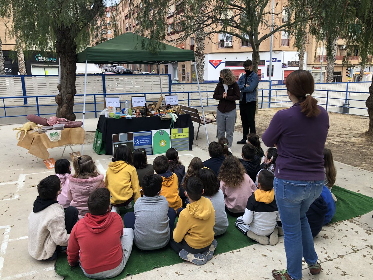 Taller #RSU en CEIP Sant Pascual ... historia de los residuos y claves para la #reducción, #reutilización y #RecogidaSelectiva “la historia nos enseña a ser sostenibles” #ODS