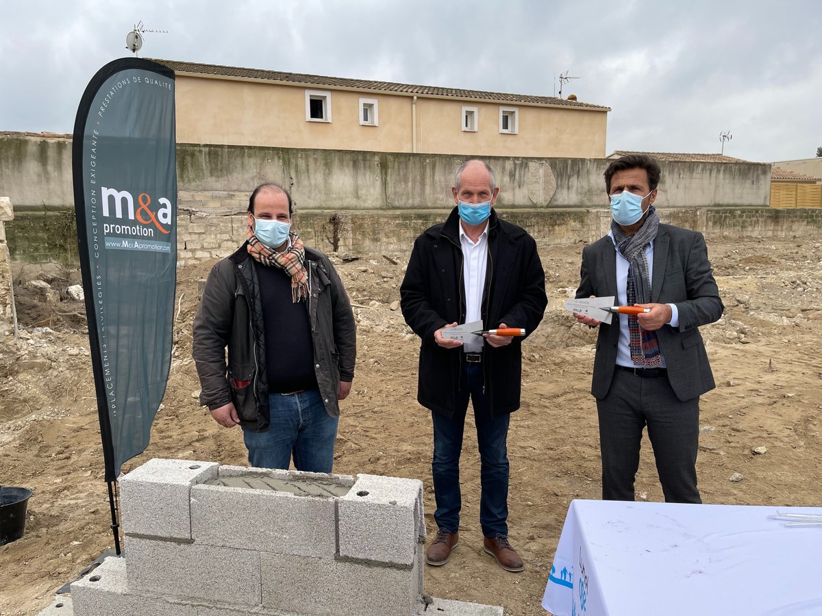 Ce vendredi a eu lieu la pose de la première pierre de notre résidence Villa Blanche à #Lunel.
Merci à Philippe Sebbane, architecte de Villa Blanche ainsi que Monsieur le Maire de Lunel, Pierre Soujol et ses équipes, pour la réussite de cet évènement 😀 
#LunelOse