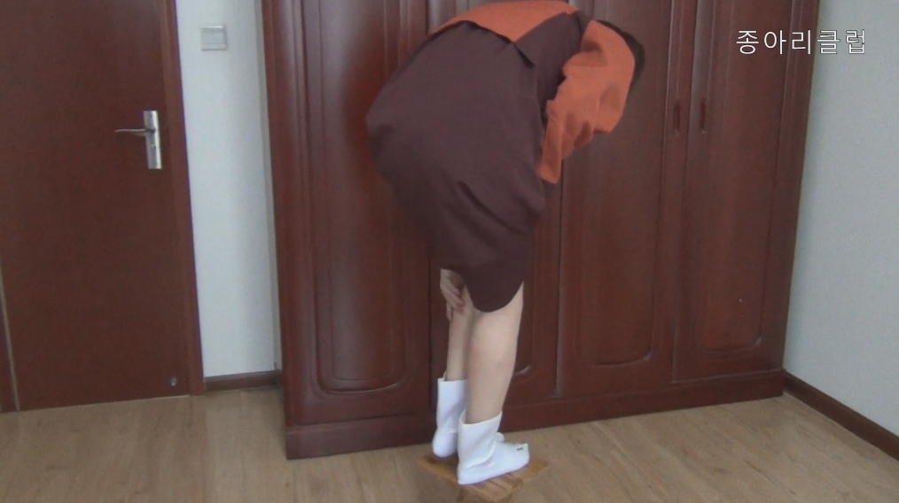 종아리체벌-종아리클럽 작품(종아리걷는 엘리스)

blog.naver.com/88shanghai88

원본 풀HD 1920*1080 화질 

미공개 추가영상이 포함된 확장판 영상