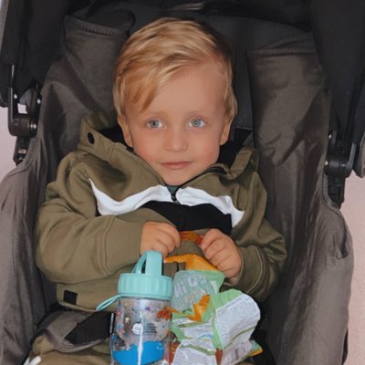 oscarsheart's tweet photo. #NewProfilePic https://t.co/39KwS83Zau