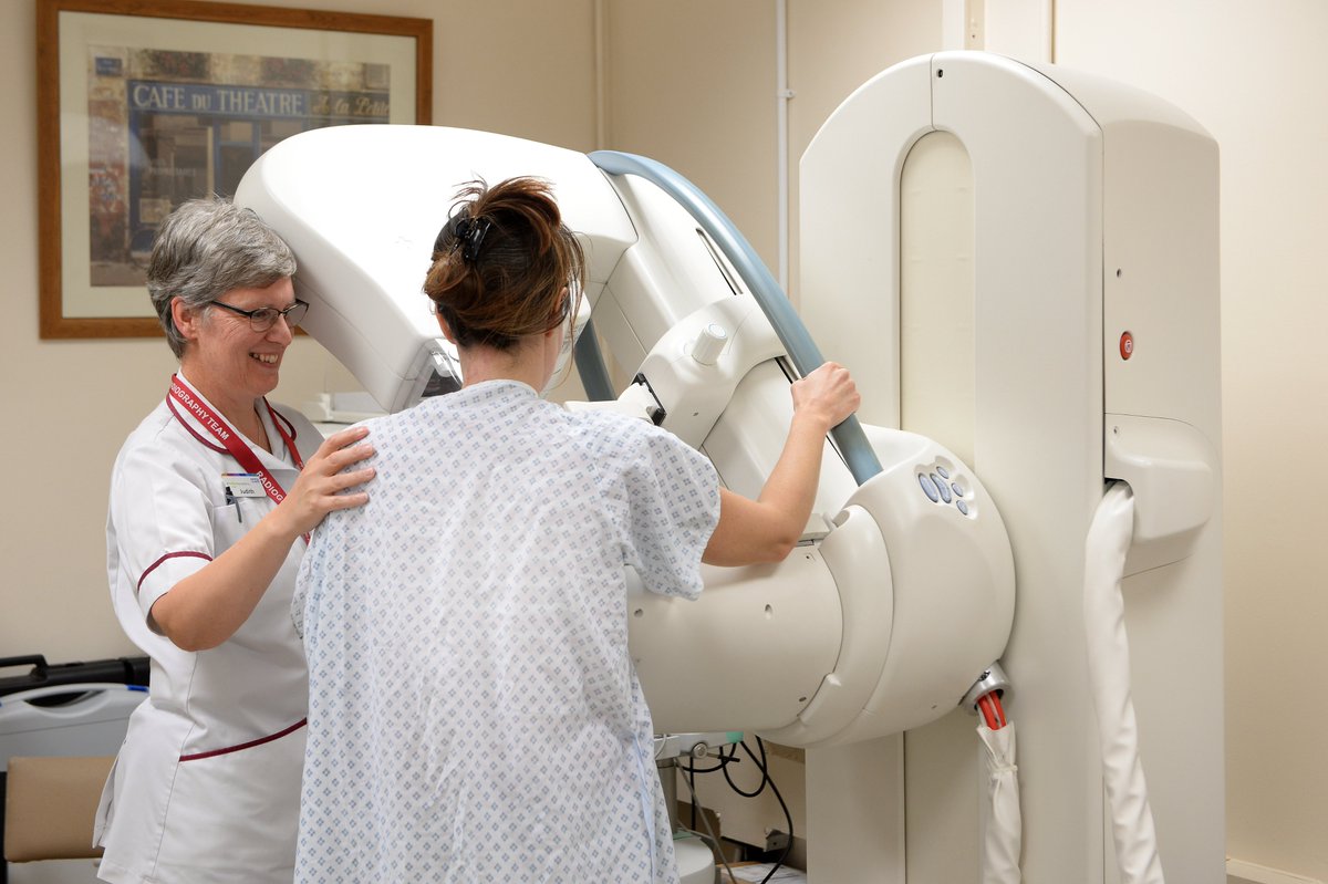 Team_ESNEFT's tweet photo. She’s screened thousands of women in her role as lead radiographer, but after 39 years in the NHS, Judith Berrill will be celebrating her retirement at the end of March. Read her story 👉 https://t.co/YV9KvA0TGR https://t.co/OqH8VqE0rC