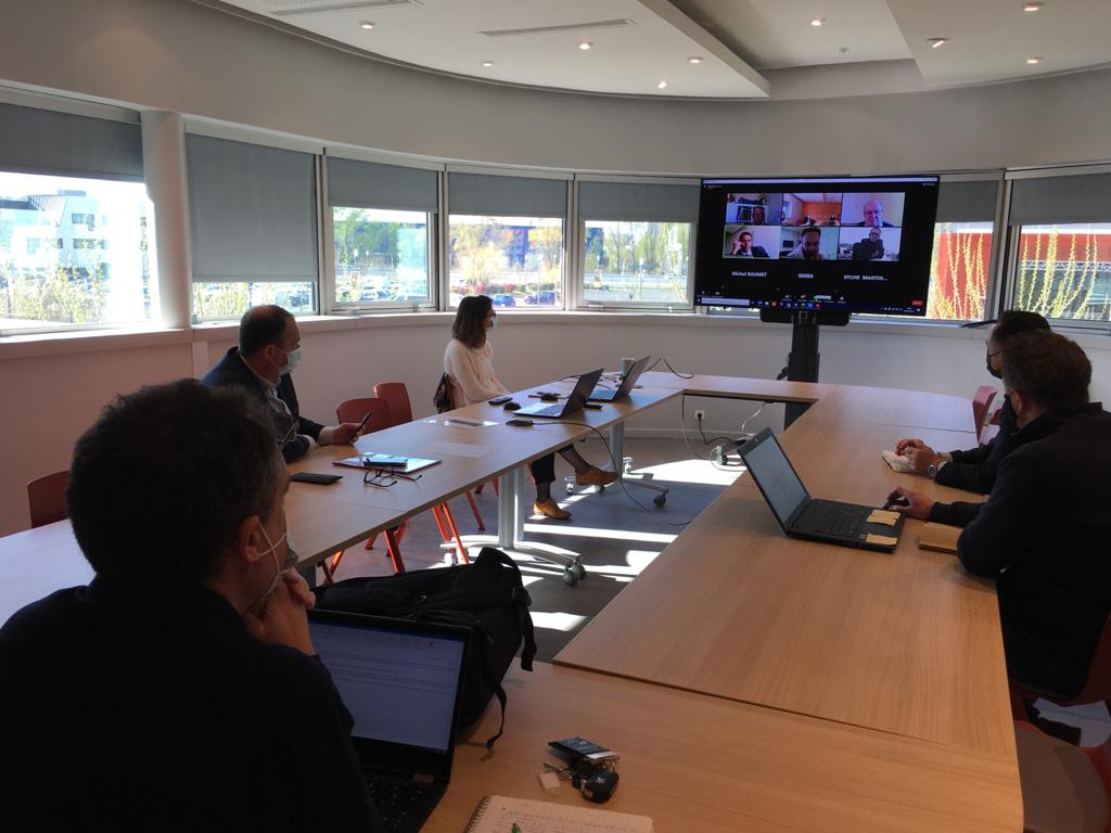 SDEEGironde's tweet photo. Commission sur les Mobilités Propres ce matin au @SDEEGironde A l'ordre du jour le réseau #mobive de bornes publiques de recharges pour #véhiculesélectriques, la nouvelle offre groupée de voitures et bornes pour les services municipaux et du nouveau réseau de station #GNV... https://t.co/J5jsggZiCZ