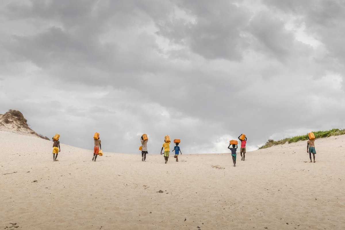 UN_Water's tweet photo. The world is in a water crisis, &amp; children’s lives and futures are at risk. Today, over 1.42 billion people – including 450 million children – live in areas of high or extremely high water vulnerability.

New @UNICEF publication address water insecurity 👉https://t.co/uEgjVfGNfO https://t.co/YxIda3hzx0