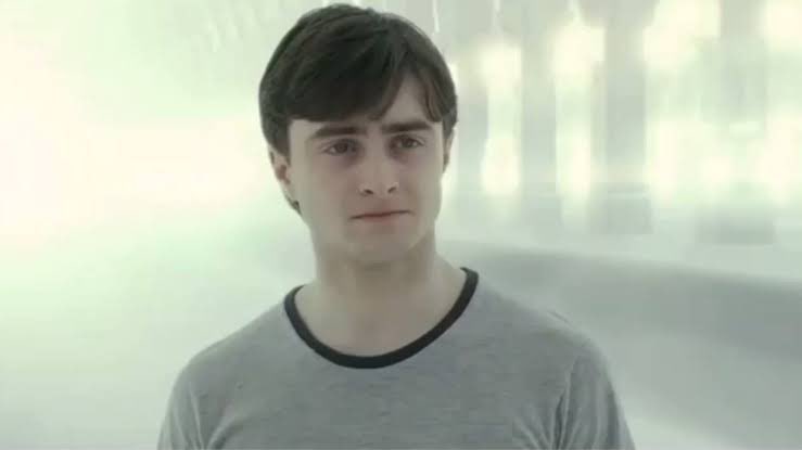 HogwartsMEMES's tweet photo. Yung patay ka na tapos bibigyan ka pa ng obligasyon na gabayan mo sila: https://t.co/kR76xshzgs