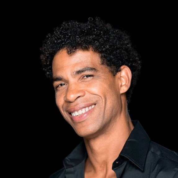 Our Director Carlos Acosta (@CAcostaOfficial) made an appearance on ITV's Love Your Weekend with Alan Titchmarsh (@TitchmarshShow) yesterday. If you missed it, you can watch here on catch up: bit.ly/AT-Carlos