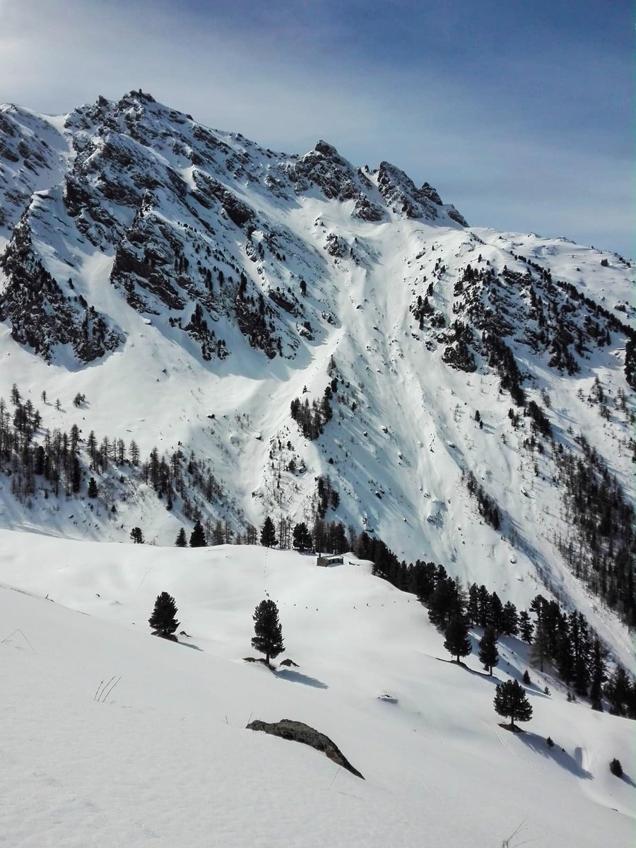 ~ Journal de bord, day 1 ~

Lundi: objectif, prendre de la hauteur pour plus de vertige 💫

#LaNorma #HauteMaurienneVanoise #MauriennisezVous #SavoieMontBlanc #Alpes #France #Mountain