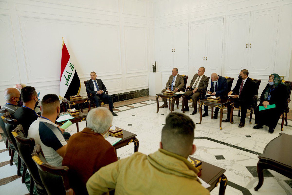 IraqiPMO's tweet photo. رئيس مجلس الوزراء @MAKadhimi يستقبل مجموعة من وجهاء واهالي مدينة #الاعظمية، حيث استمع سيادته الى الاشكالات والمطالب التي طرحها اهالي الاعظمية خلال اللقاء، ووجّه الجهات المعنية بمتابعتها ومعالجتها باسرع وقت ممكن. https://t.co/j5Xr7DOFKz