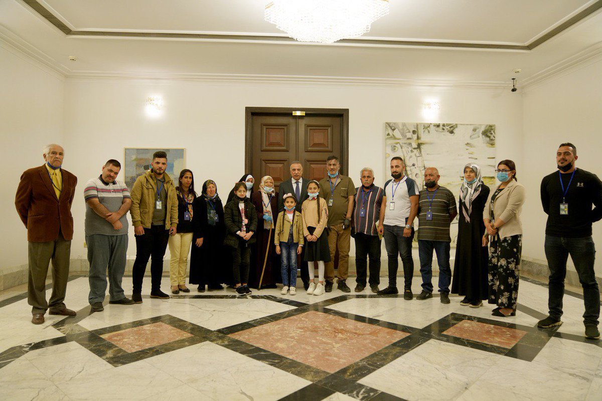 IraqiPMO's tweet photo. رئيس مجلس الوزراء @MAKadhimi يستقبل مجموعة من وجهاء واهالي مدينة #الاعظمية، حيث استمع سيادته الى الاشكالات والمطالب التي طرحها اهالي الاعظمية خلال اللقاء، ووجّه الجهات المعنية بمتابعتها ومعالجتها باسرع وقت ممكن. https://t.co/j5Xr7DOFKz