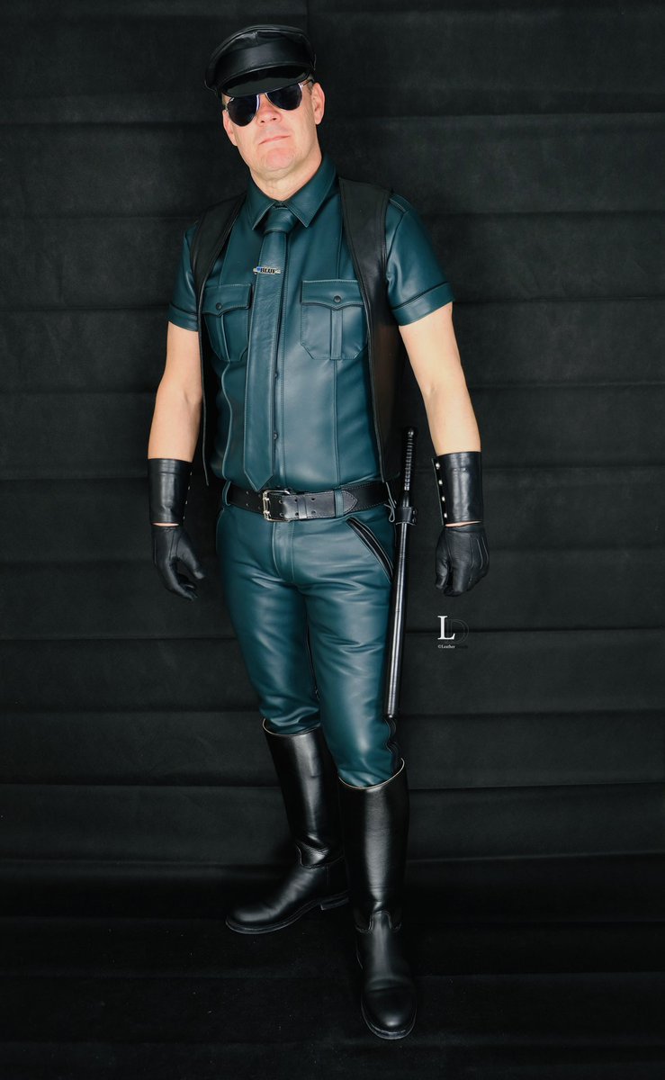 Leather Dennis tweet media
