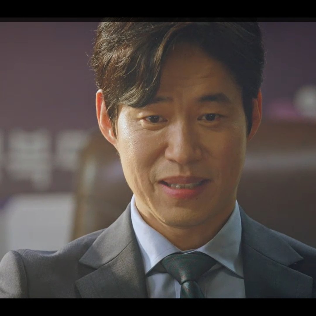 1kdramalovers's tweet photo. Çok mu anormalim acaba bu ahjussini ekranda görünce bagirmaya başladım https://t.co/ZKqvPWH5cy