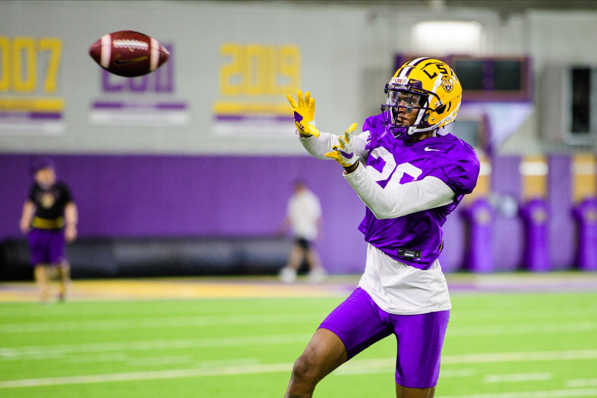 LSUfootball's tweet photo. Week 2 of Spring Ball ✅

📸 https://t.co/BJvIN35AD8 https://t.co/677R5GkyV4