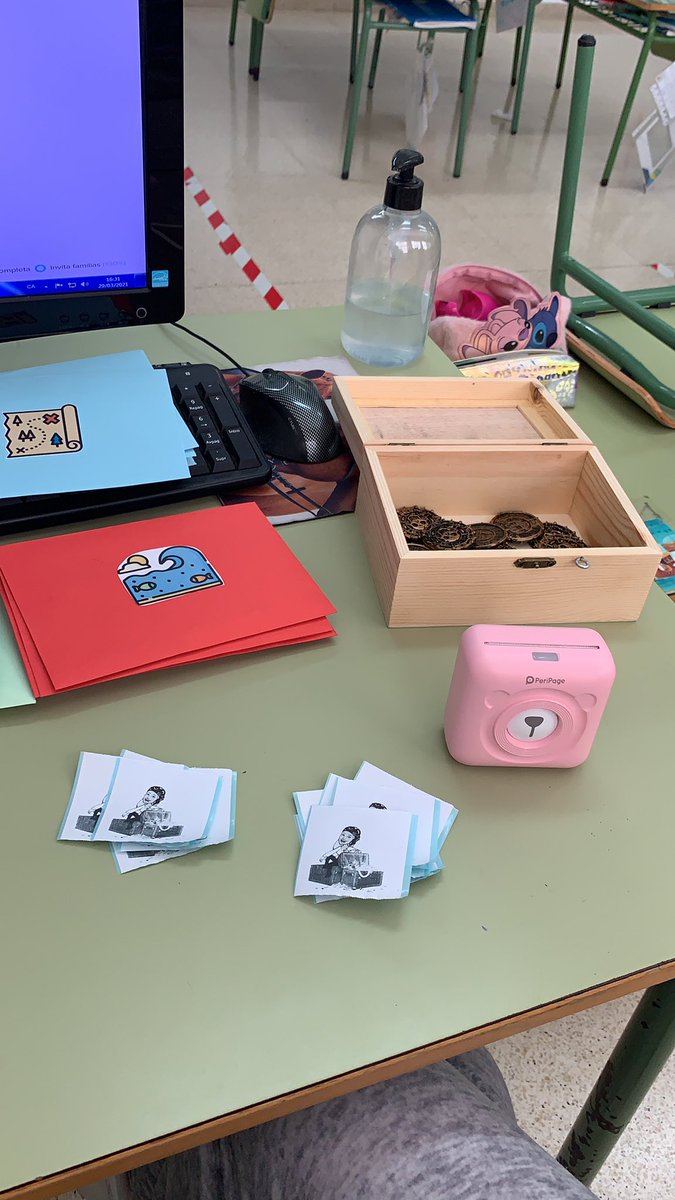 AndrePotterclas's tweet photo. Preparándome para mañana... @PeripageO @DGamificando @gamifinnovando @gamificatuaula @gogos20 #breakoutedu #retofinal #piratasdeprimero https://t.co/QVv3Y06F9i