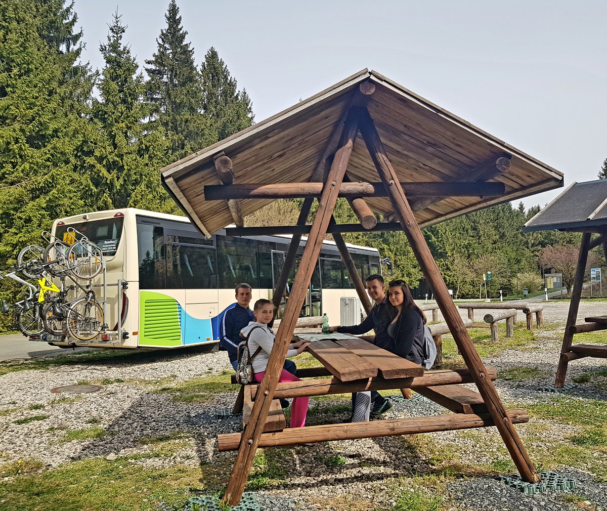KomBusGmbH's tweet photo. Wander- und Radbusse der KomBus sind ab Ostern wieder unterwegs! https://t.co/kWHypex0s2 #wanderbus #radbus #kombusgmbh #muehlenfaehre #schwarzatal #thueringermeer #wanderbusundgenuss #landkreissaalfeldrudolstadt #saaleorlakreis https://t.co/FD2TEzqKV8