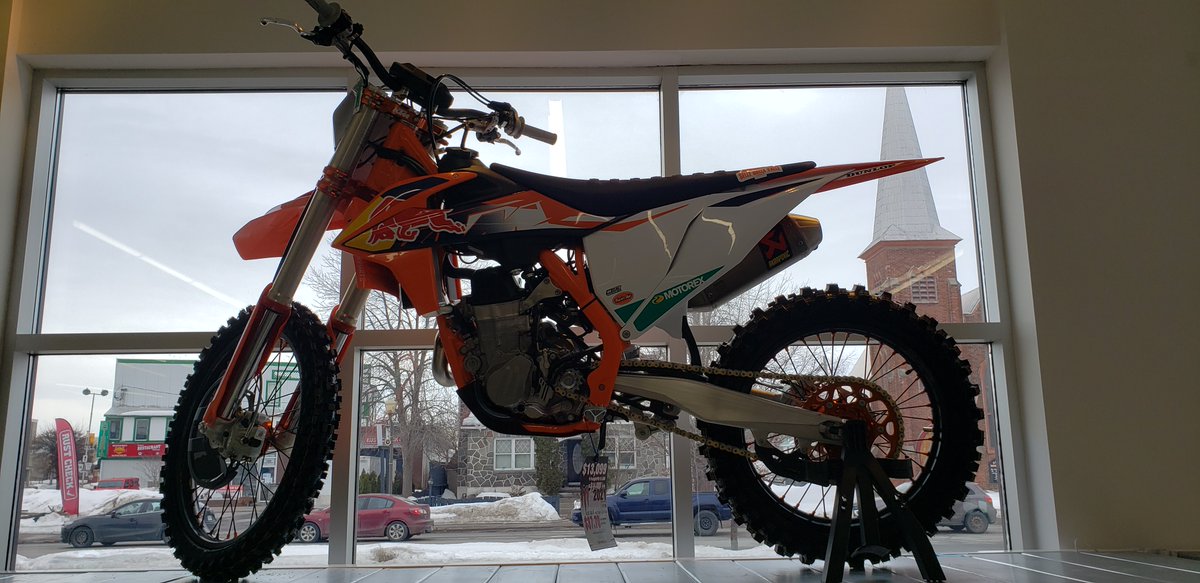 MaximumPowerSp's tweet photo. Look at this beauty!
2021 KTM 450 SX-F Factory Edition
Yours for as low as $38.24/week!
Come see it for yourself at Maximum Powersports PLUS
189, John St Hawkesbury, On
613-632-3462

#ktmcanada  #450sxf #MaximumPowersports #buylocal https://t.co/CUAZVdovt6