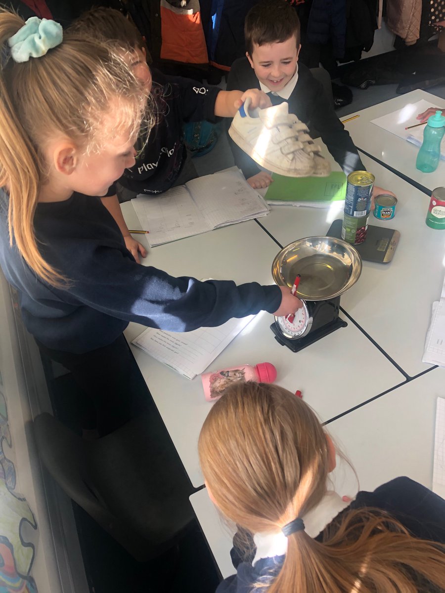 MissWakefieldCV's tweet photo. Today we were investigating what a kilogram was! We had great fun #activemaths @CanalViewPSEdin https://t.co/Hk22aZvdl9