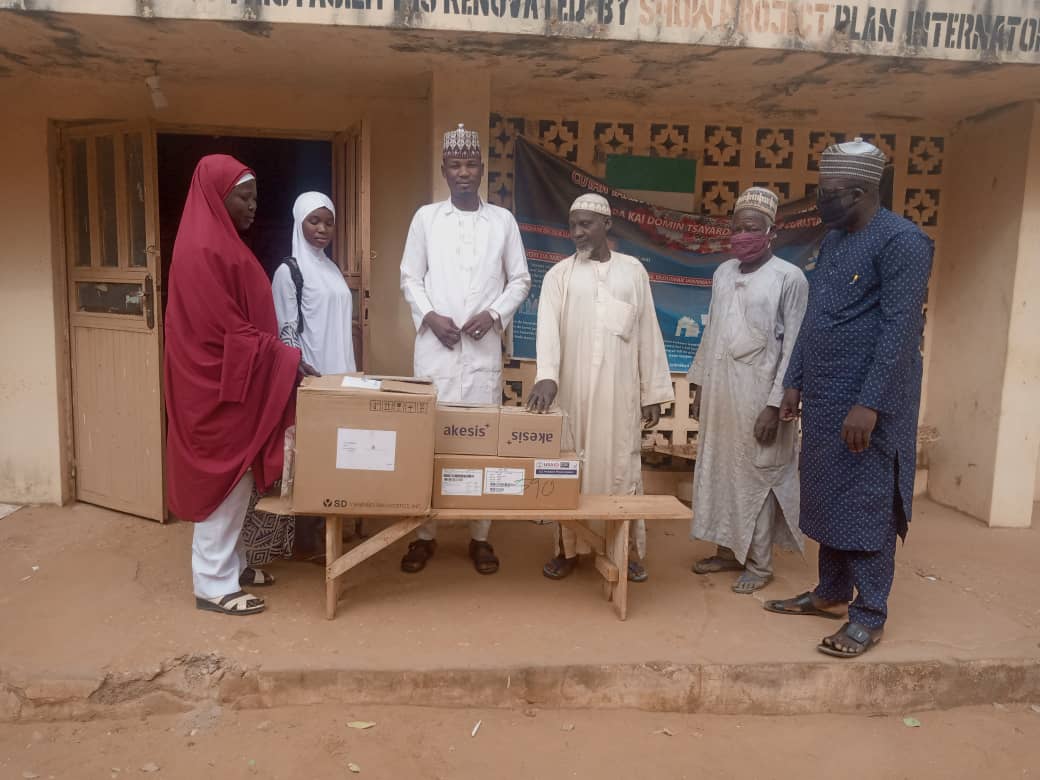 SOSMEA01's tweet photo. MARCH/APRIL BI-MONTHLY MALARIA COMMODITIES DELIVERY AT HEALTH FACILITY.
In continuation of distribution of Malaria Commodities @GH Tambuwal, TBW PHC and MPHC Faga Alasan.
@AWTambuwal @SokotoDepPress @SMOHSokoto @RimaTelevision @SokotoGovtHouse @ictsokoto https://t.co/aGzCxyIc0Z