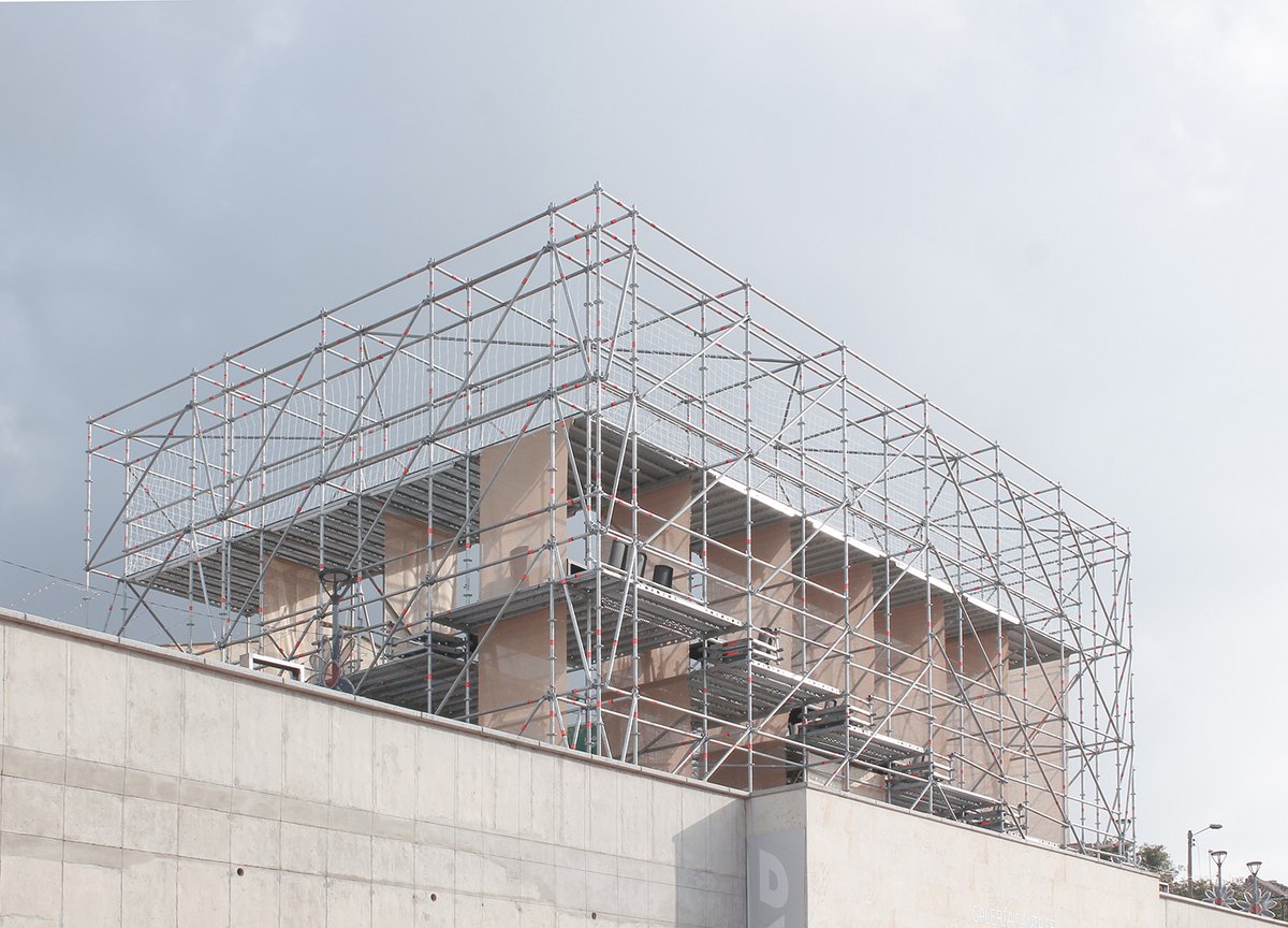 urbannext_net's tweet photo. #LightweightEnvelopes
"low-cost, innovative #architecturalSolutions that #empower #cities in a more #resilient way through #collaboration between different sectors" / Concordia Amphitheatre by #Colab/19 in #Bogota in 2020.

Read about the #project at https://t.co/ZvH7pNmhW8 https://t.co/3wEtux0t59