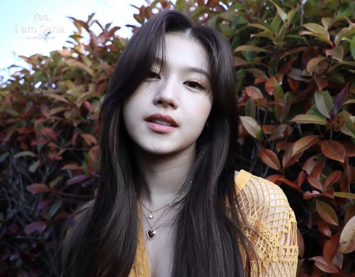 sanapics's tweet photo. oh my god she is so attractive https://t.co/aS8KK6GWQT
