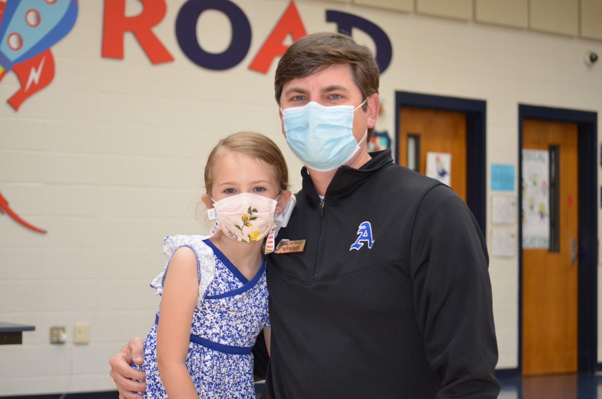 AuburnCityEdu's tweet photo. BE A MAKER: Students at Dean Road Elementary recently participated in the school’s STEAM Day! 🥽🧪

READ MORE: https://t.co/o5O0nXG2Gq https://t.co/AJqujKVShW
