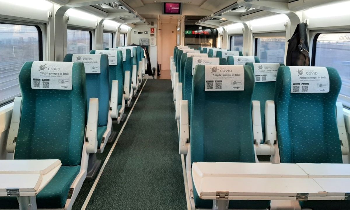 CCOO_FER's tweet photo. ‼️ Nueva licitación de los Servicios de Atención a Bordo y Restauración en trenes de Renfe.

✊🏼 Desde CCOO defenderemos, como se ha venido haciendo hasta la fecha, las condiciones de trabajo de las personas afectadas.

📰👉🏼 https://t.co/GyiegxitPC https://t.co/FKlOmph90o