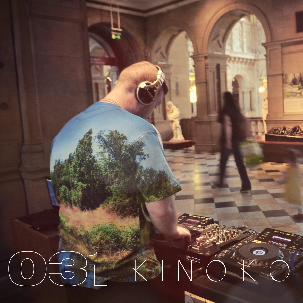 slowbreathingcircuit.com/2021/03/29/624…
Our latest guest is Scotland’s Chris McCarry, an events organizer in Glasgow through his company, <a href="/HohmProductions/">HOHM Productions</a>, and DJ and budding producer under the Kinoko moniker. He answers our questions, and shares a gorgeous, cinematic mix.