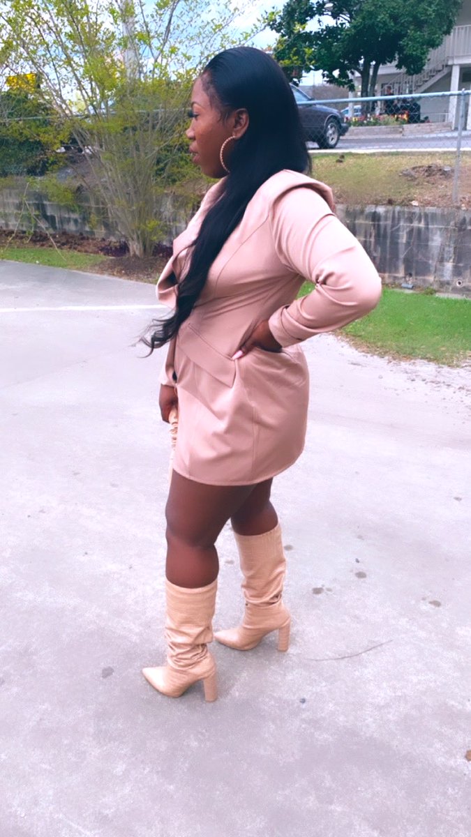 SlayItAintSo_'s tweet image. Sending your nigga nudes😝..