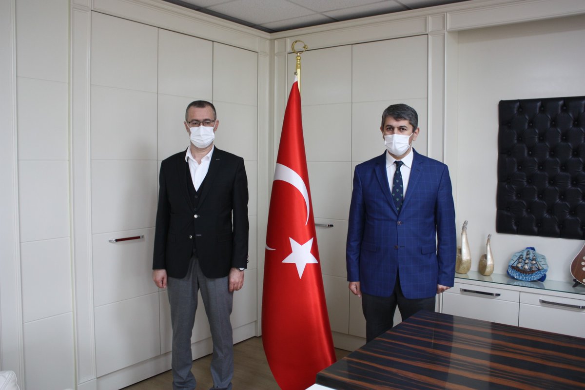 Ataşehir Kaymakamımız Sn. İsmail Hakkı ERTAŞ, İlçe Milli Eğitim Müdürümüz Sn. İsmail GÜNDAY'ı ziyaret ettiler. Eğitim kurumlarında Covid tedbirleri, devam eden eğitimler ve yüz yüze sınavlar ile konular değerlendirildi.
<a href="/IHErtas/">İsmail Hakkı ERTAŞ</a> <a href="/TC_Atasehir/">T.C. Ataşehir Kaymakamlığı</a> @ismail_gunday