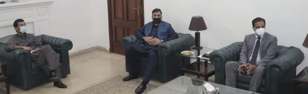 SardarSarfrazD1's tweet photo. آج شیخوپورہ میں کرنل(ر) ہاشم ڈوگر (صوبائی وزیر)نے انتظامی امور کا جائزہ لینے کے لیے شیخوپورہ کا وزٹ کیا اور اس دوران میٹنگ کی جس میں میا ں خالد محمود(صوبائی وزیر)
1/2
#MuhammadhashimDogar
@EjazChaudhary https://t.co/72iIDObAwU