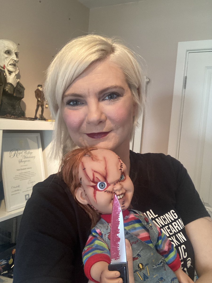kadyhatherly's tweet photo. Hanging out with Chucky today watching child’s play! What are you guys up to?? #horror #HorrorCommunity #HorrorFam #HorrorMovies #HorrorFamily #horrorgeek #horrorlady #horroraddict #horrormad #chucky #childsplay #childsplaymovie https://t.co/N9ZV6FH0OM