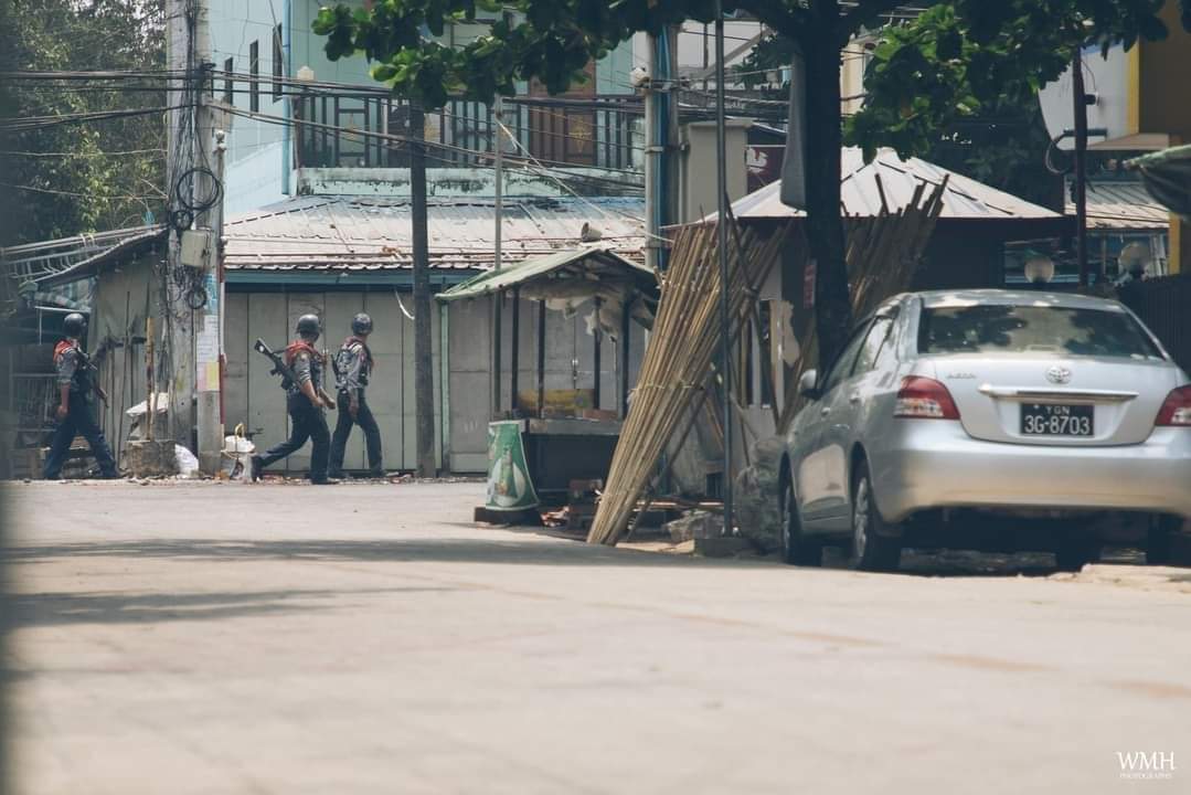 South Dagon in #Yangon  resembled a battlefield on Mar. 29 after junta forces used guns and grenades to brutally crack down on pro-democracy protesters and local residents. Locals reported at least four people were killed. (Photo: CJ)
 #WhatsHappeningInMyanmar
#Mar29Coup
Crd